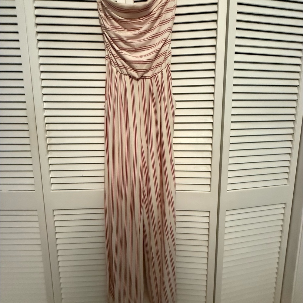 Striped sleeveless wide legged pants. Very comfortable and very stylish.